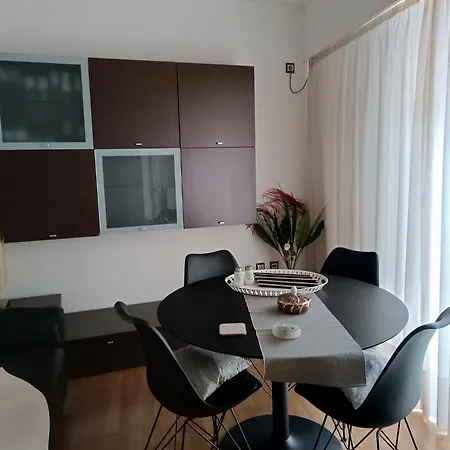 Apartment Cosy On Dragon Street Athens